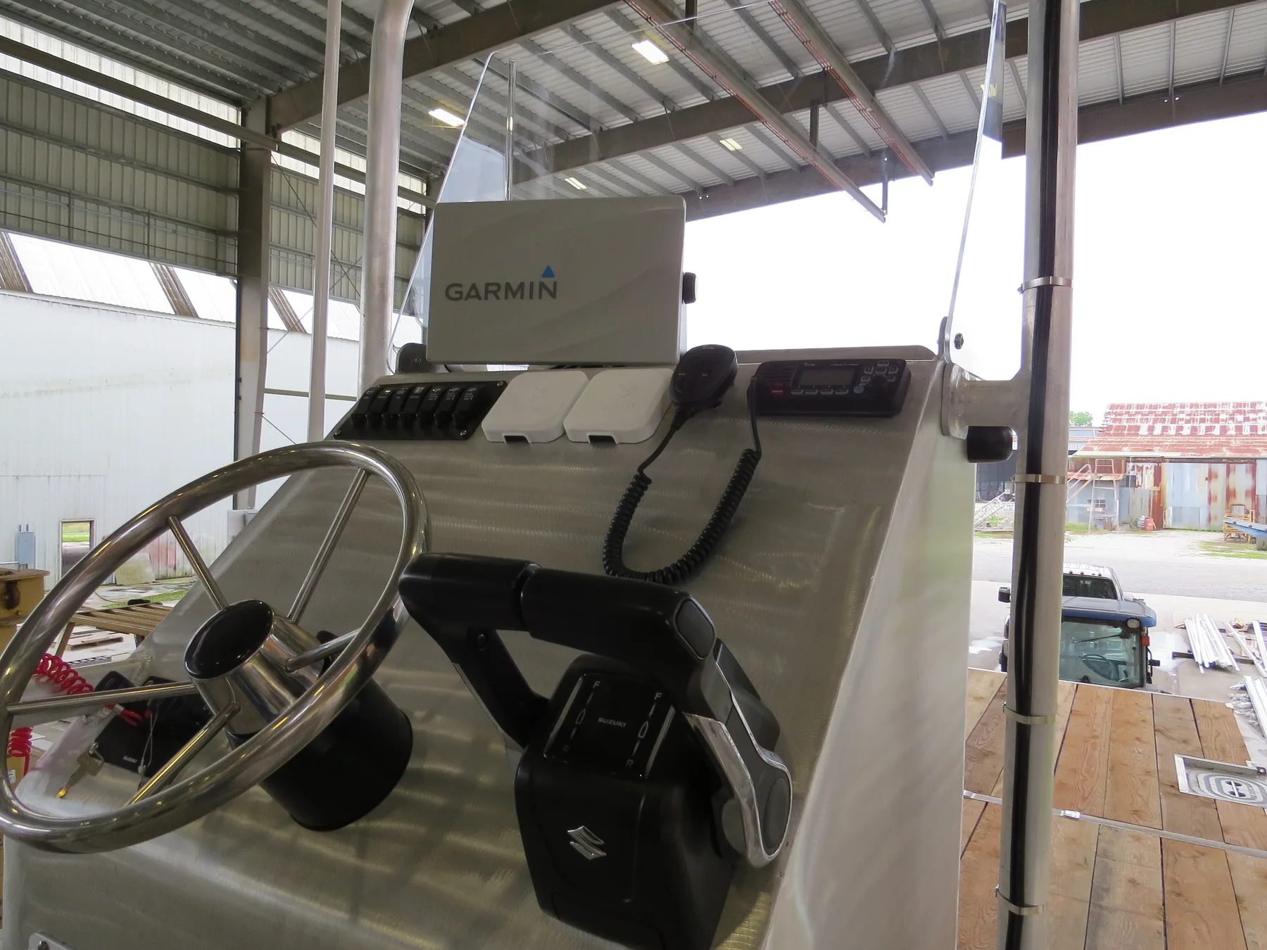 Rising Water 36 ft V-barge — dockside profile